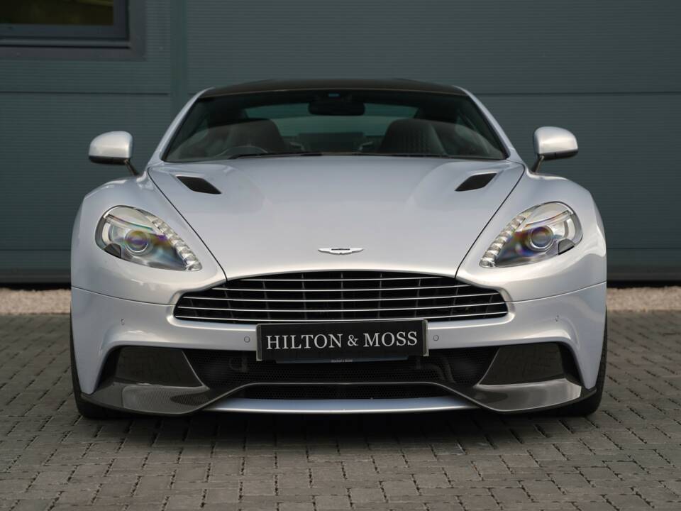 Image 7/50 of Aston Martin Vanquish (2014)
