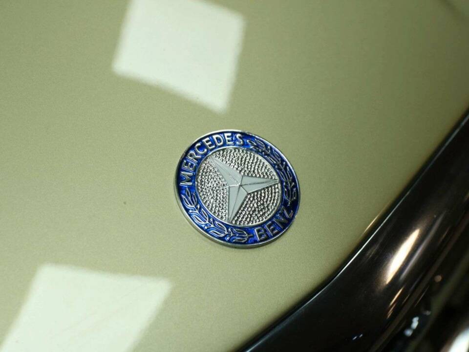 Imagen 48/50 de Mercedes-Benz 380 SL (1984)