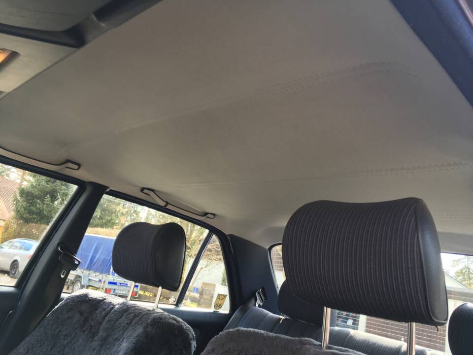 Bild 15/27 von Mercedes-Benz 230 E (1983)