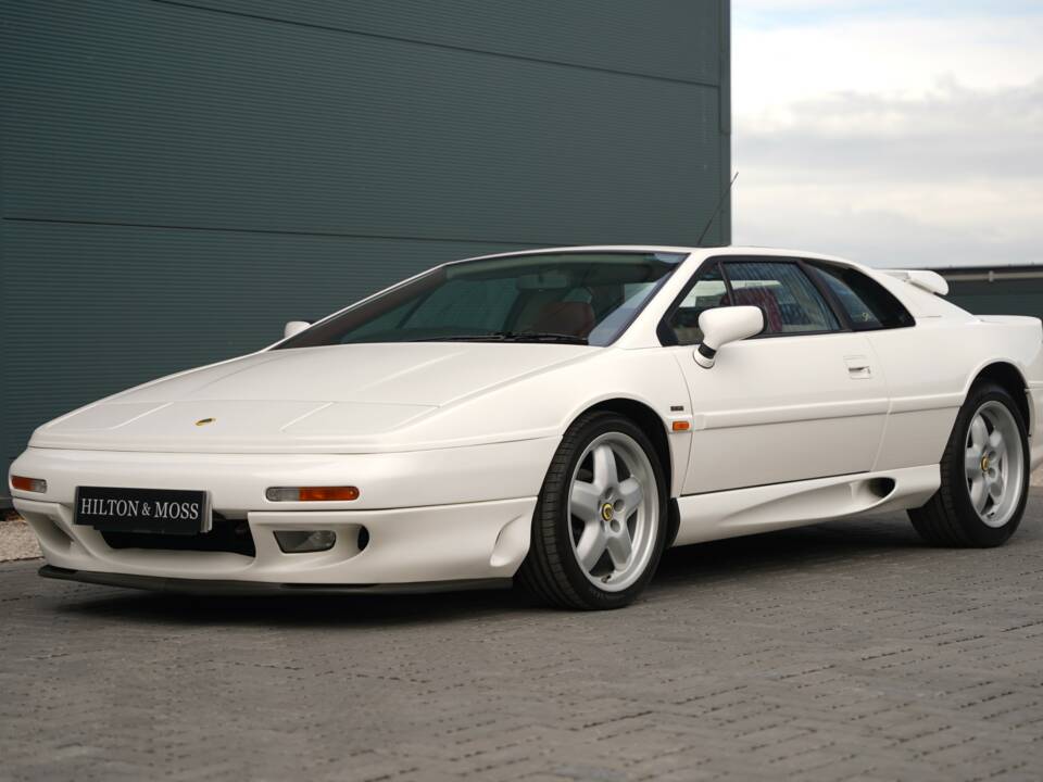 Image 11/50 of Lotus Esprit S4 (1994)