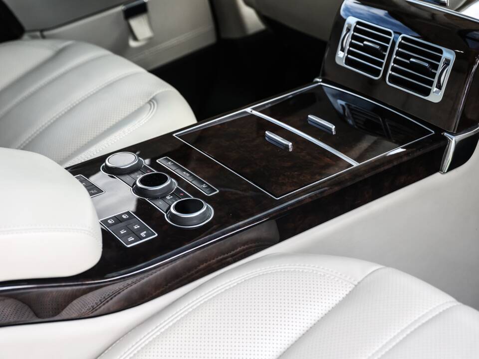 Immagine 33/49 di Land Rover Range Rover Autobiography Ultimate Edition (2014)