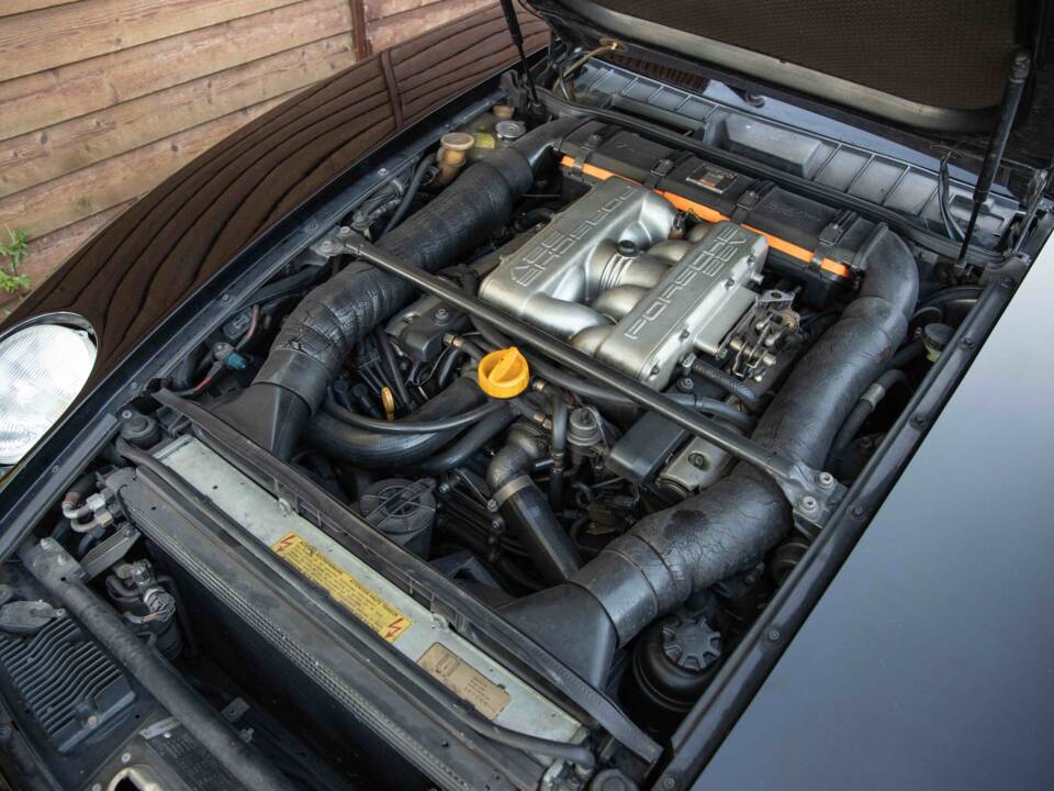 Image 58/63 of Porsche 928 GTS (1994)
