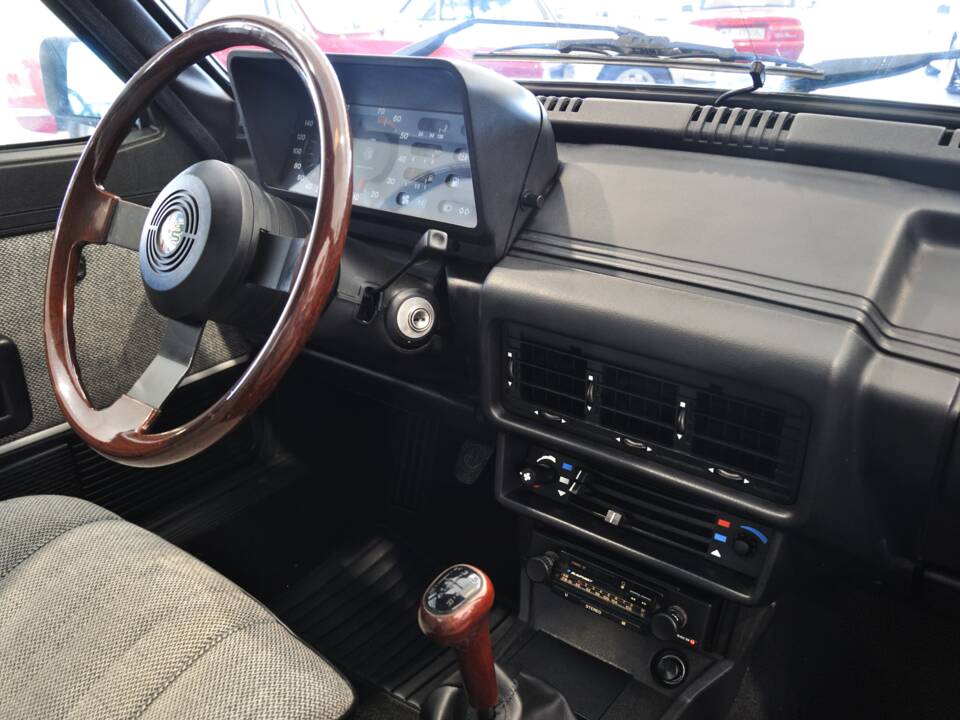 Image 26/29 of Alfa Romeo Giulietta 1.8 (1983)