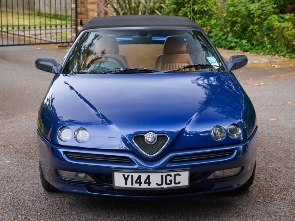 Image 2/45 of Alfa Romeo Spider 2.0 Twin Spark 16V (2001)