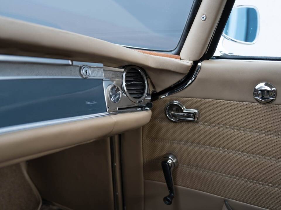 Immagine 65/93 di Mercedes-Benz 230 SL (1965)