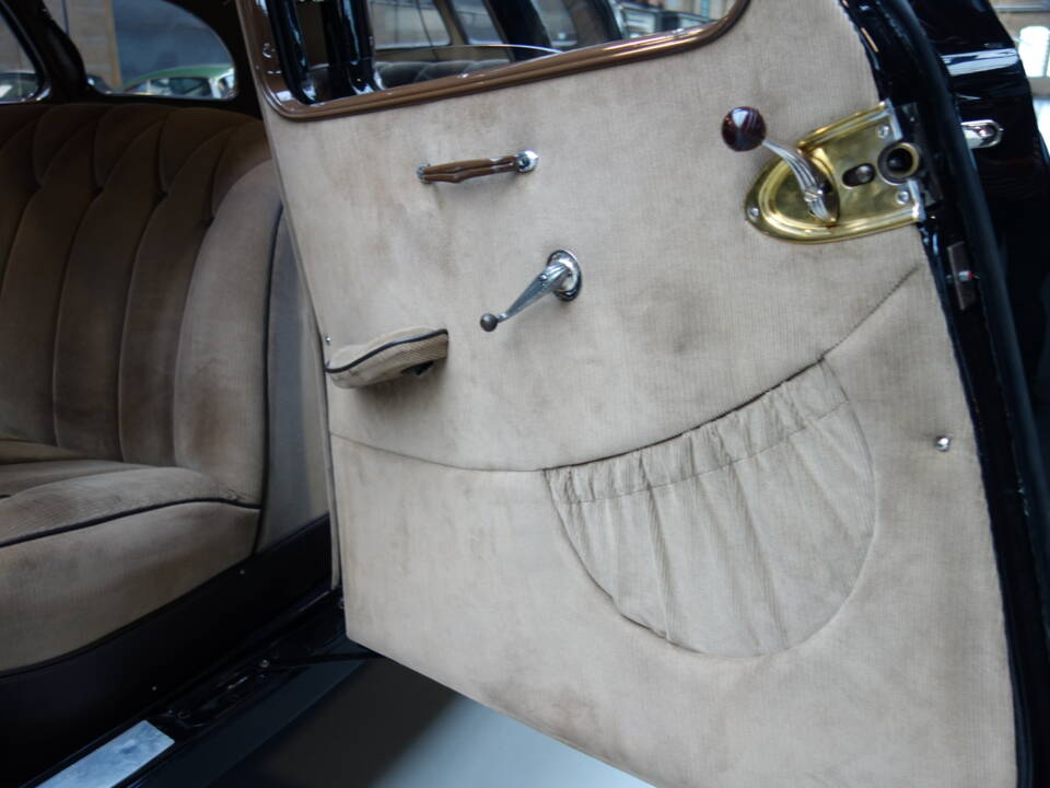 Afbeelding 16/33 van Peugeot 402 B (1936)
