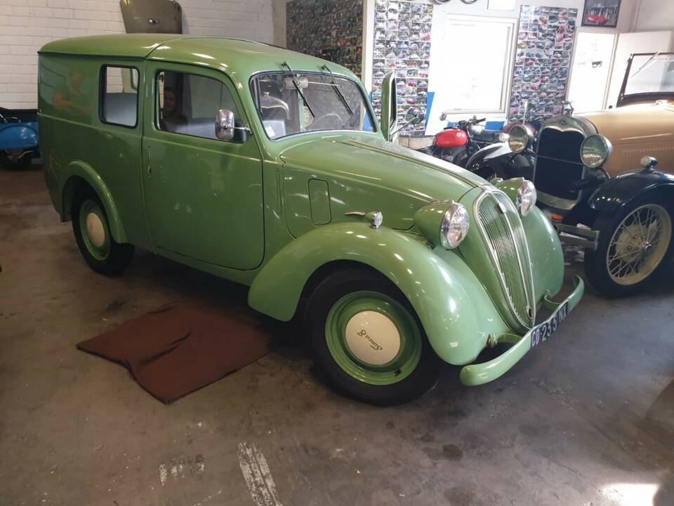 Imagen 7/16 de SIMCA 8 Camionnette (1949)