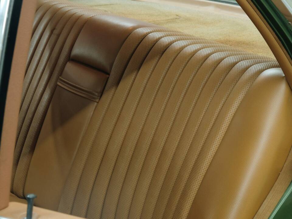 Image 41/50 de Mercedes-Benz 350 SE (1975)