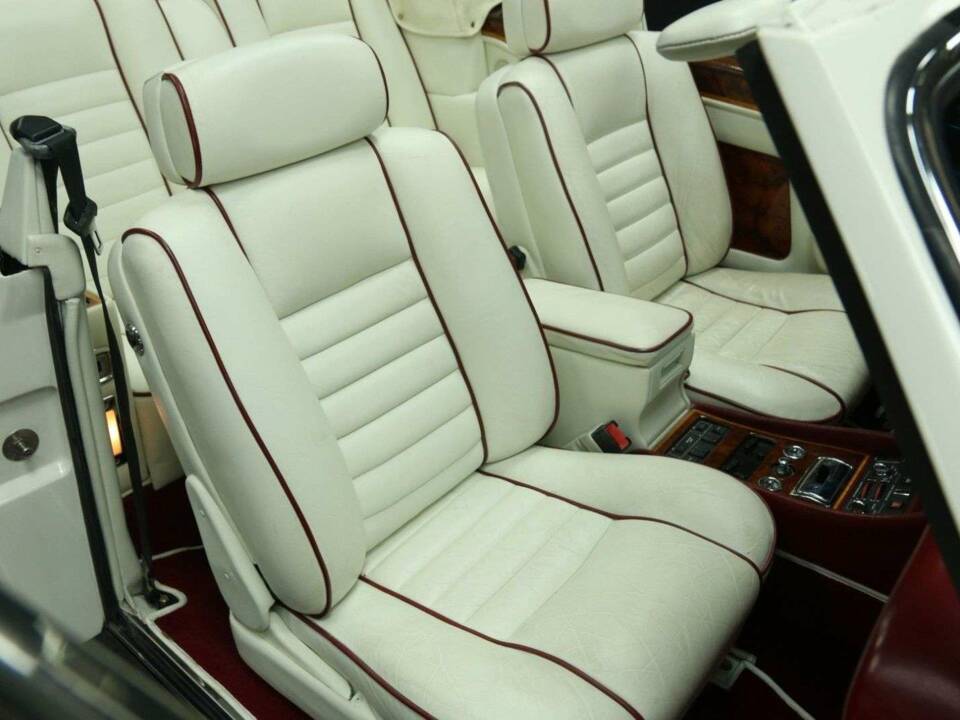 Image 27/50 of Rolls-Royce Corniche III (1991)