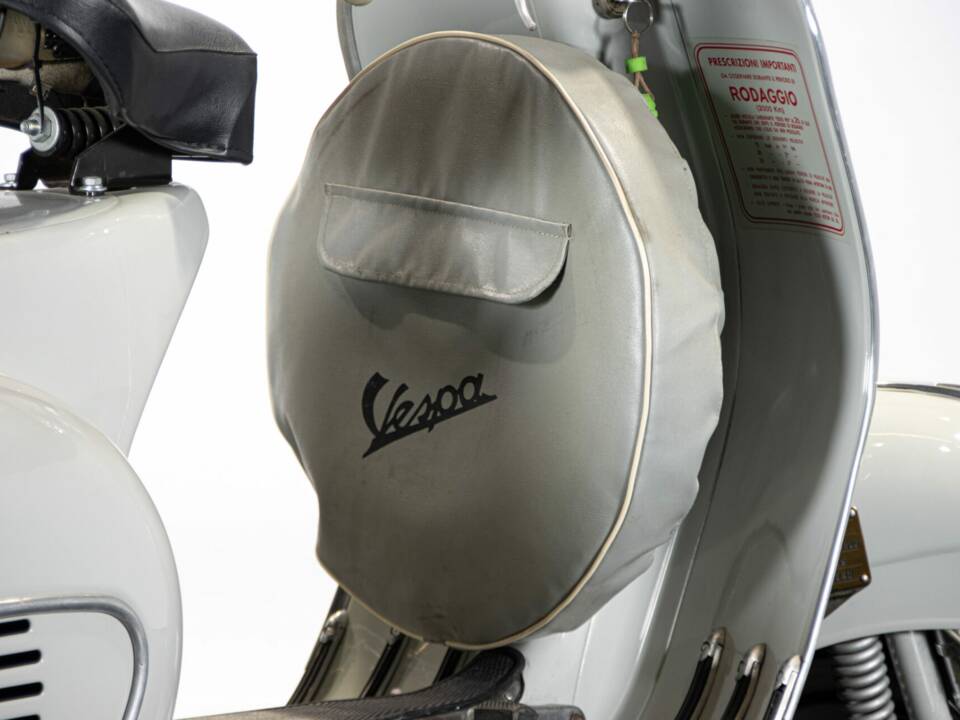 Immagine 9/50 di Piaggio Vespa 125 (1959)