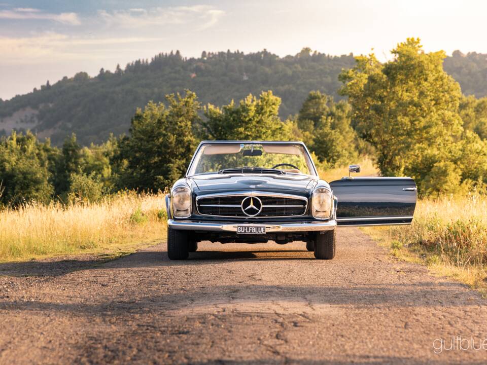 Image 6/79 de Mercedes-Benz 280 SL (1969)