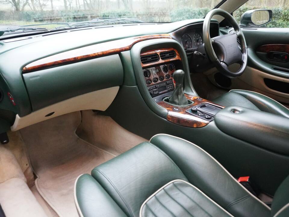 Afbeelding 11/19 van Aston Martin DB 7 (1998)