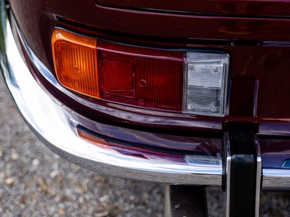 Image 33/50 of Jensen Interceptor MK III (1975)