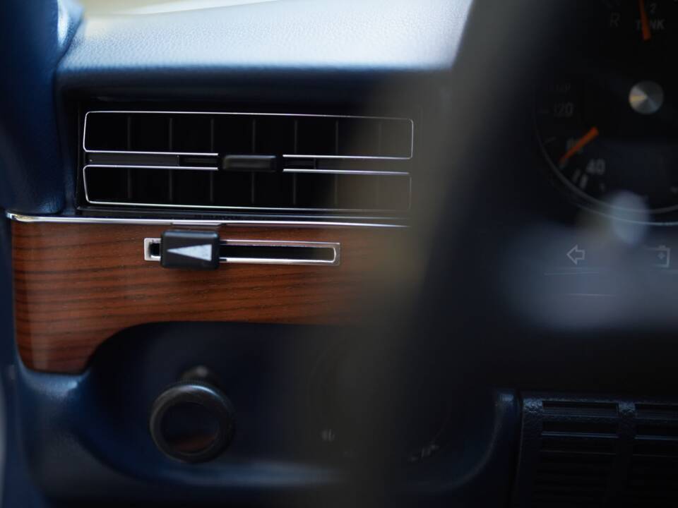 Bild 32/95 von Mercedes-Benz 450 SEL 6,9 (1976)