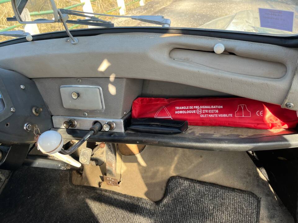 Bild 22/70 von Citroën Ami 6 Berline (1964)