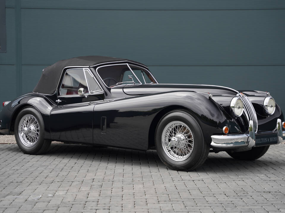 Image 23/50 of Jaguar XK 140 DHC (1956)