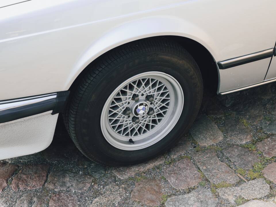 Bild 33/106 von BMW 633 CSi (1976)