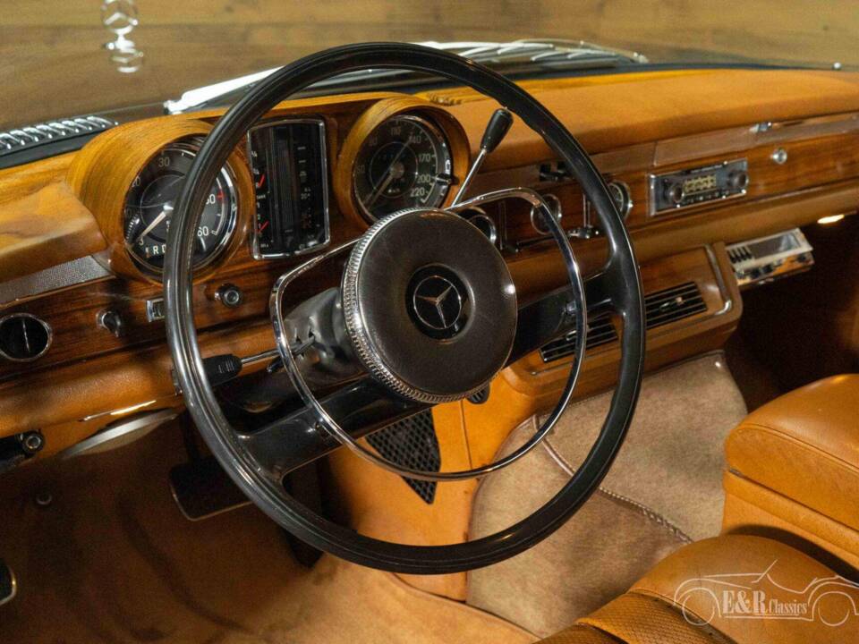 Image 13/19 of Mercedes-Benz 600 (1967)