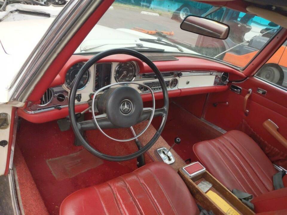 Immagine 16/36 di Mercedes-Benz 280 SL (1970)