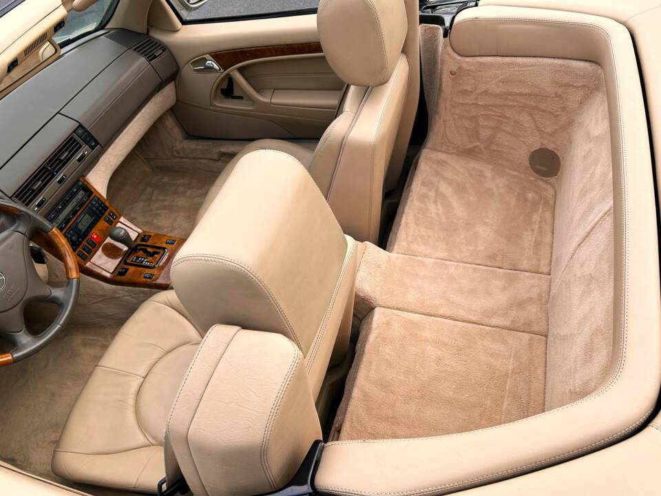 Image 9/25 of Mercedes-Benz SL 500 (1999)