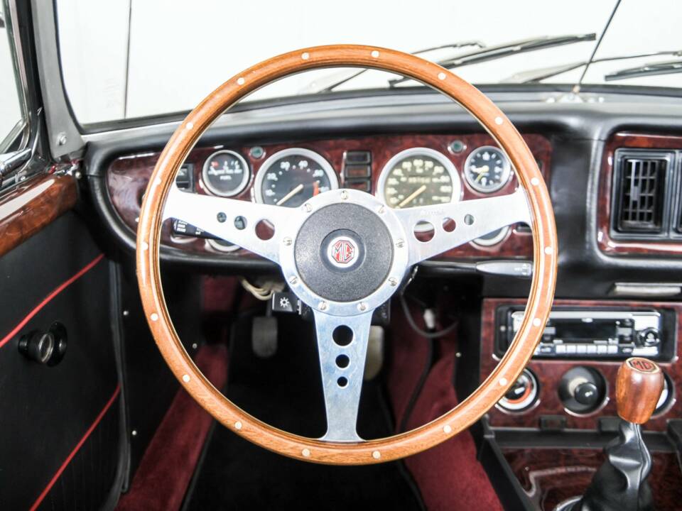 Image 8/50 de MG MGB (1979)