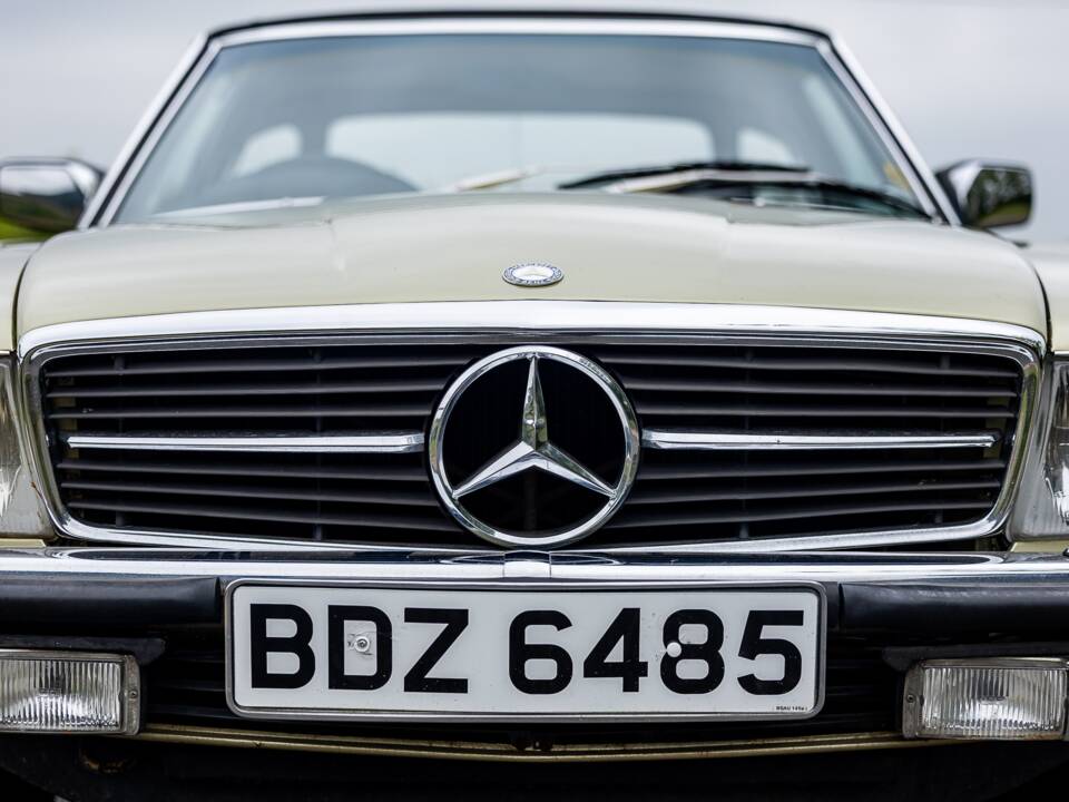 Afbeelding 17/45 van Mercedes-Benz 450 SL (1980)