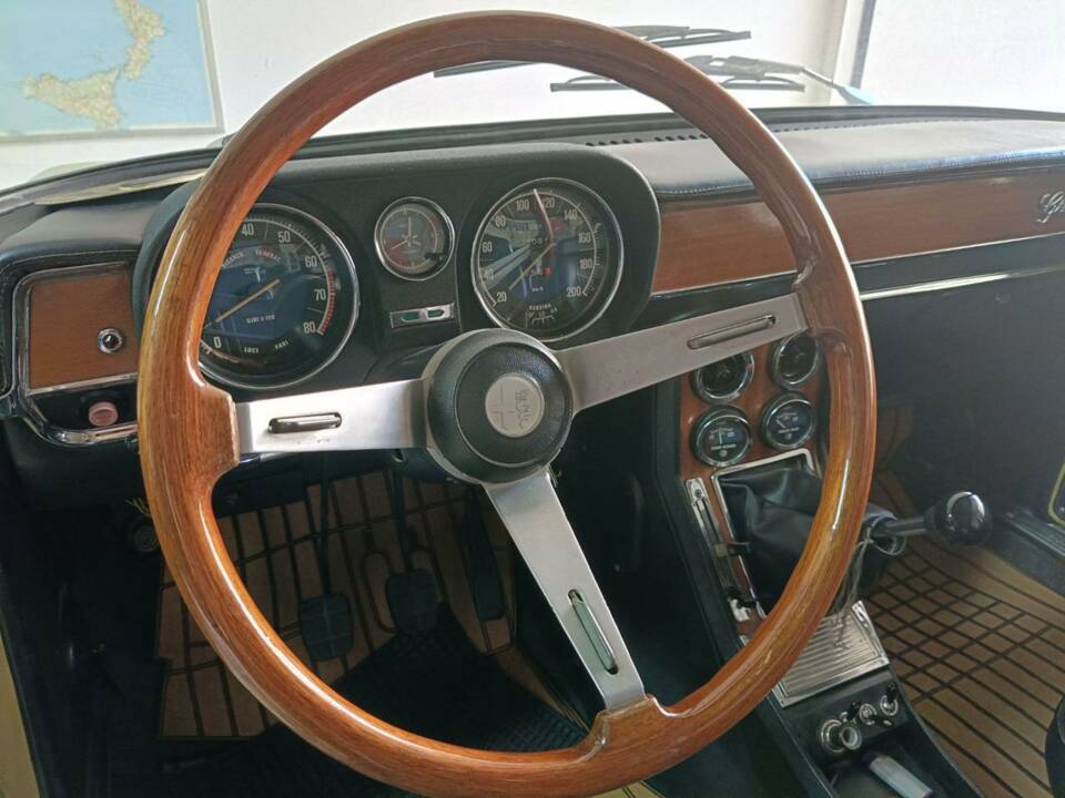 Immagine 10/50 di Alfa Romeo Giulia Nuova Super 1300 (1975)