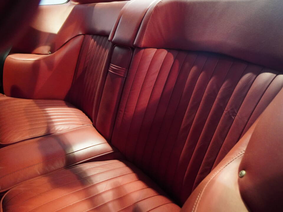 Bild 12/22 von Aston Martin DBS V8 (1971)