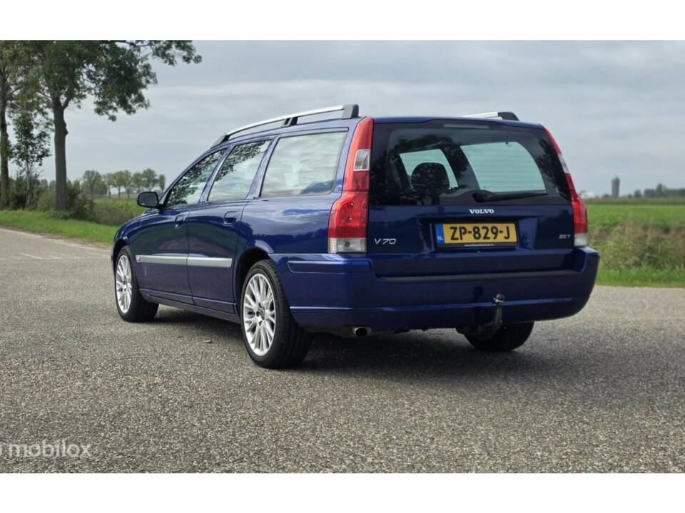 Bild 12/42 von Volvo V 70 2.5T (2005)