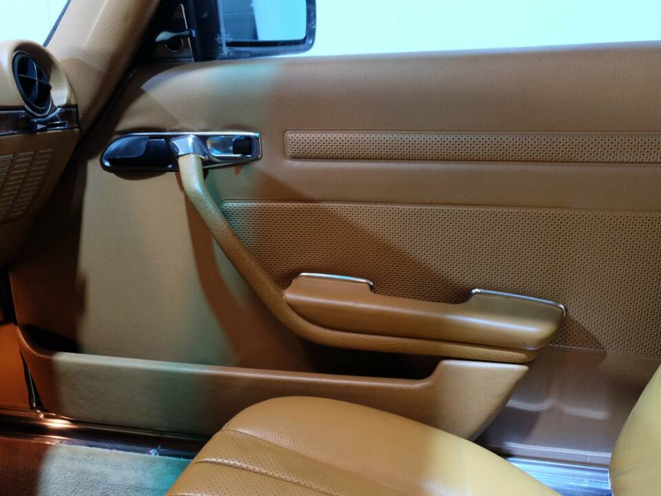 Bild 17/29 von Mercedes-Benz 500 SLC (1980)