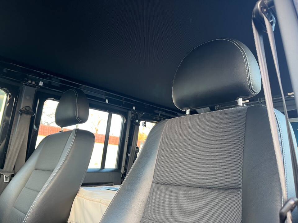 Image 74/93 of Land Rover Defender 110 (2014)