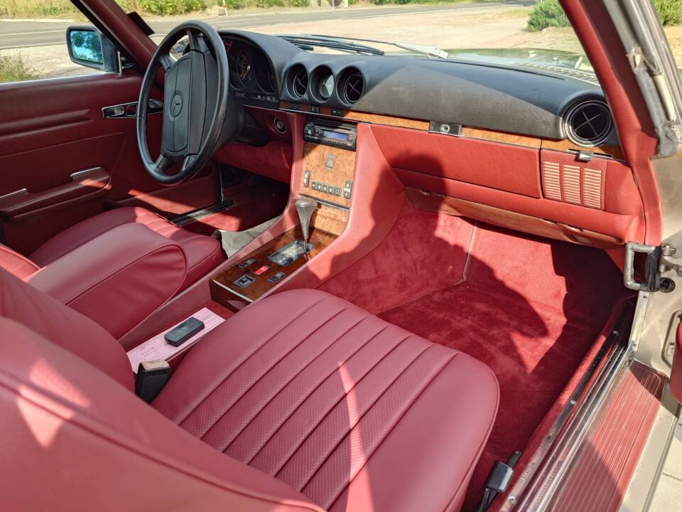 Bild 34/43 von Mercedes-Benz 560 SL (1988)