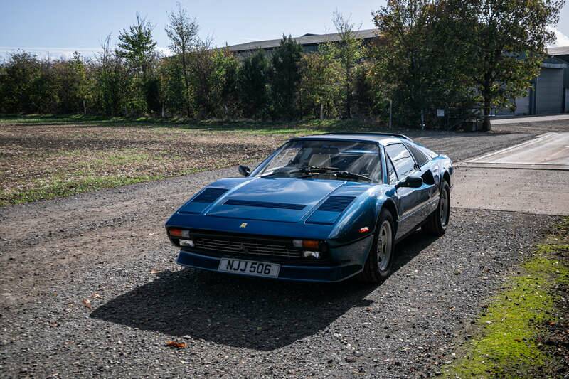 Image 26/41 de Ferrari 308 GTSi Quattrovalvole (1985)