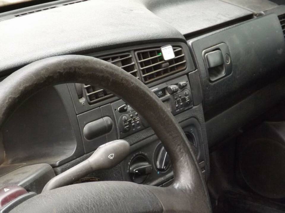 Image 35/50 of Volkswagen Golf III Cabrio 1.6 (1996)