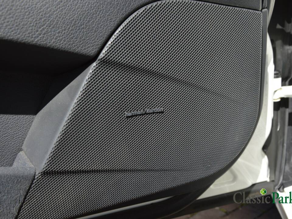 Image 19/50 of Mercedes-Benz E 500 T (2004)