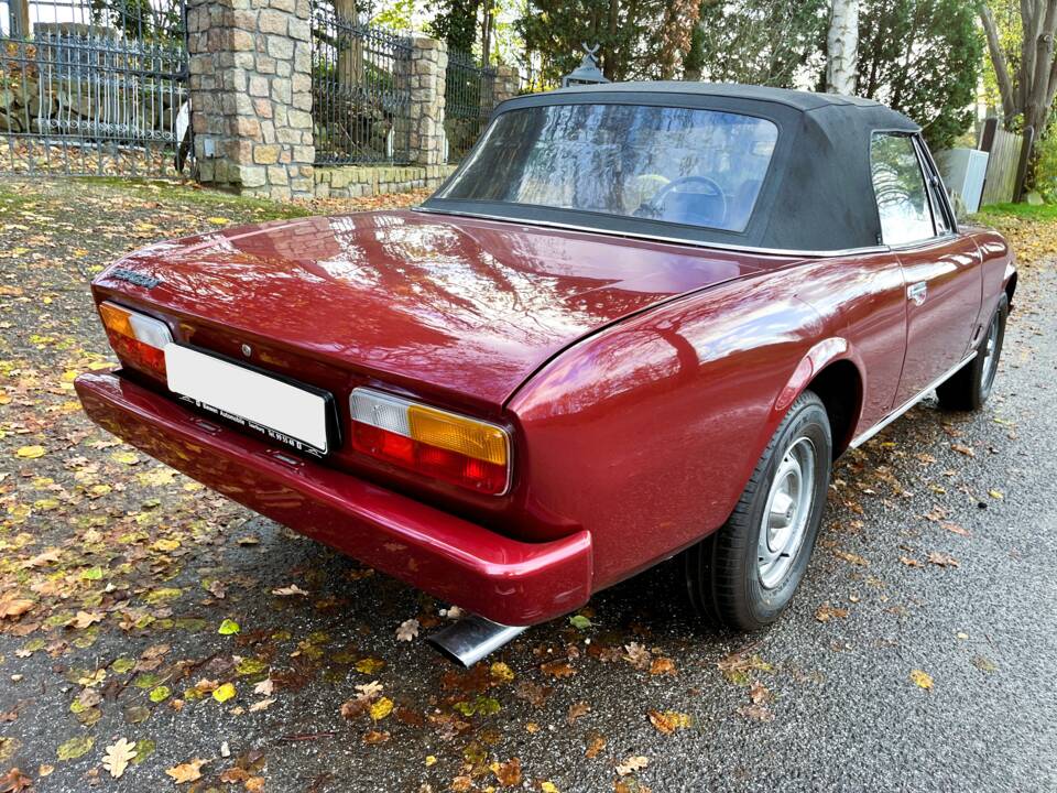 Image 7/35 of Peugeot 504 Convertible (1980)