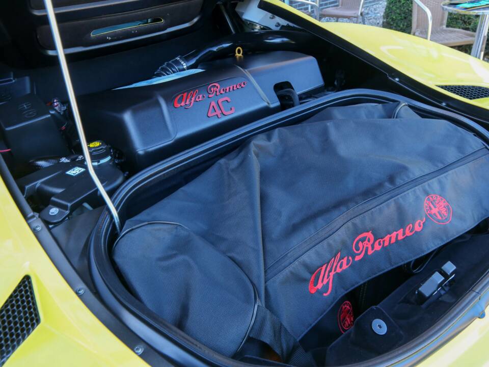 Image 20/50 of Alfa Romeo 4C Spider (2018)