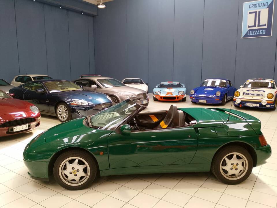 Image 4/46 of Lotus Elan SE (1992)