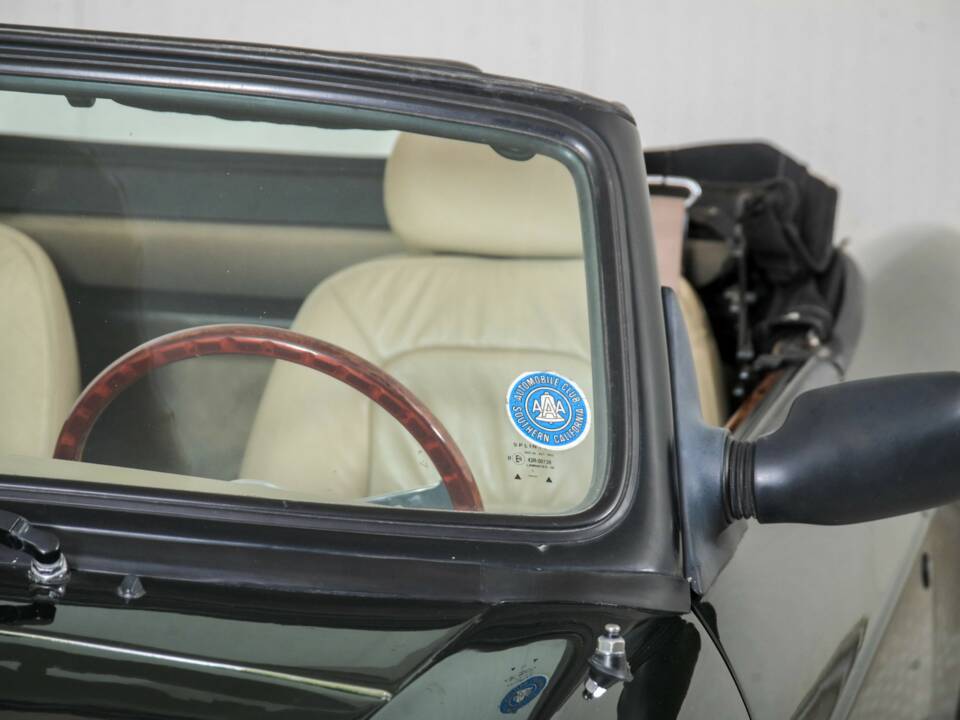 Immagine 24/50 di MG RV8 (1994)