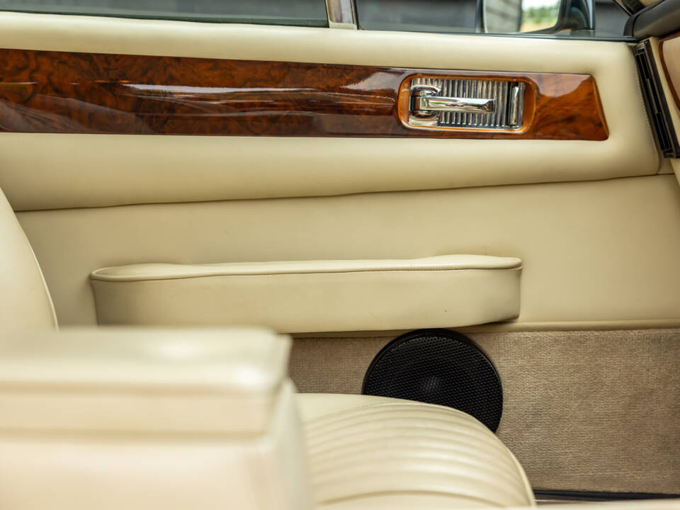 Bild 39/54 von Aston Martin V8 EFi (1987)