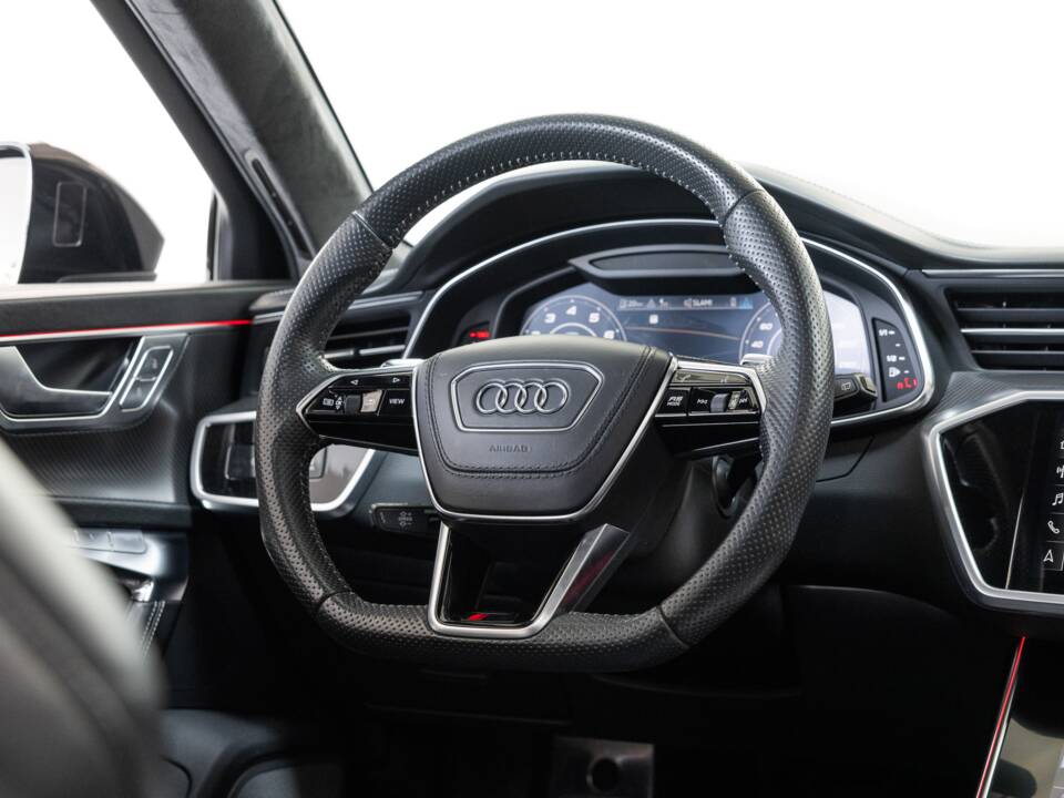 Image 13/40 of Audi RS6 Avant (2019)