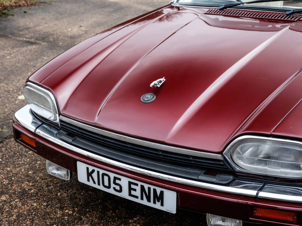 Image 13/50 of Jaguar XJS 5.3 V12 (1993)