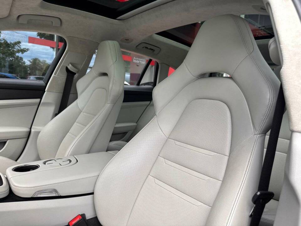 Bild 18/20 von Porsche Panamera Turbo Sport Turismo (2019)