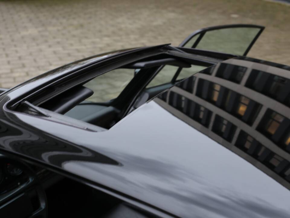 Image 30/43 of Porsche 911 Carrera 3.2 (1985)