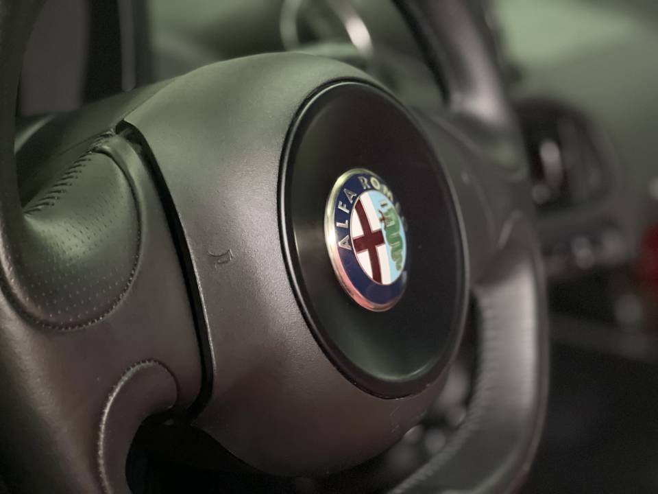 Image 33/50 of Alfa Romeo 4C (2015)