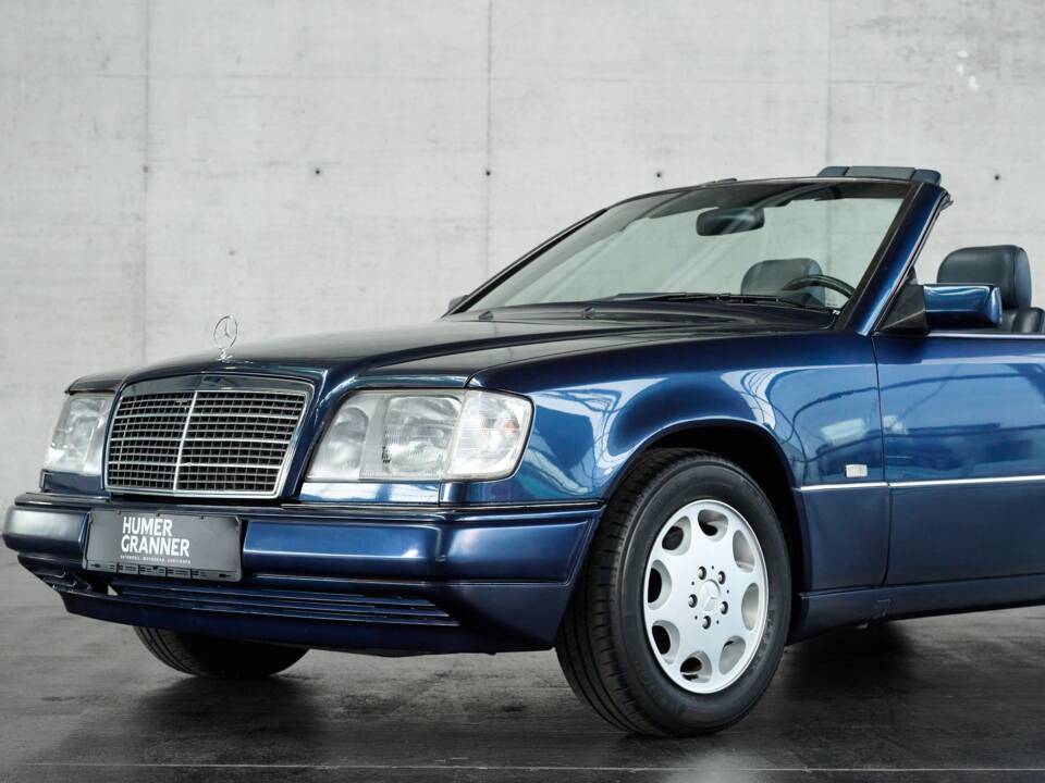 Bild 3/50 von Mercedes-Benz E 200 (1996)