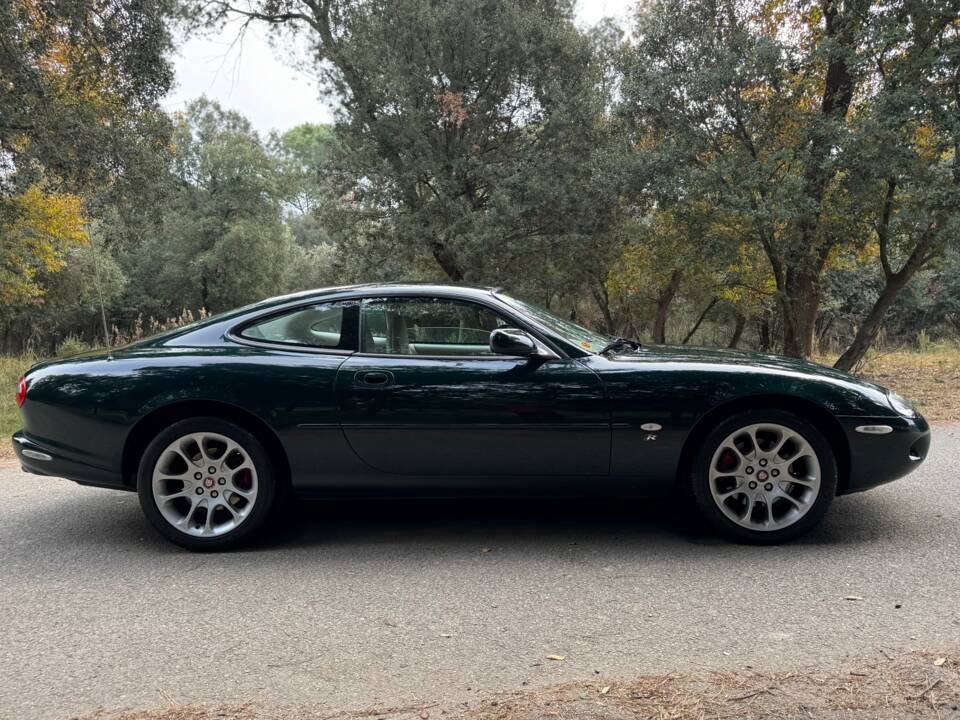 Image 10/40 de Jaguar XKR (1998)