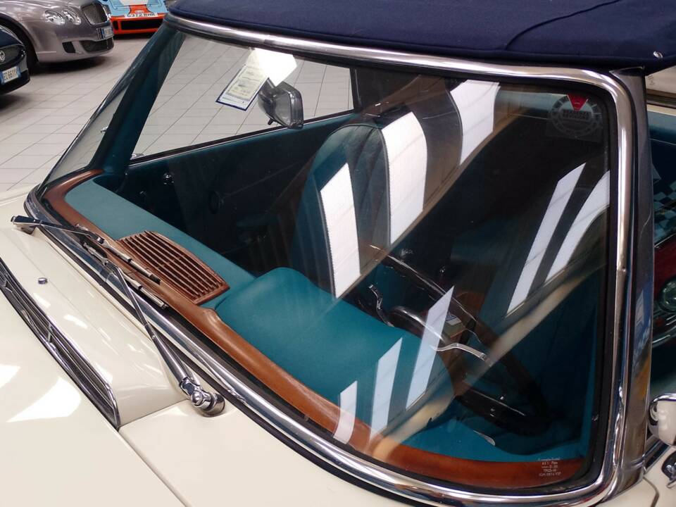 Bild 21/79 von Mercedes-Benz 230 SL (1965)