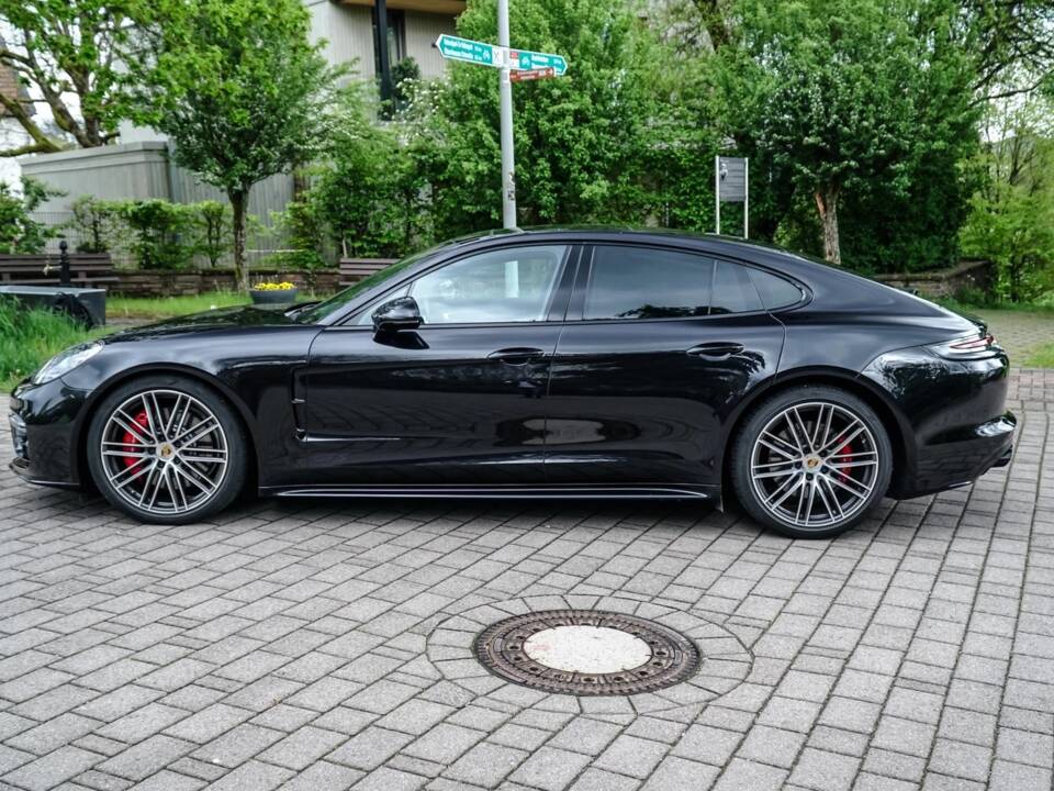 Image 3/11 of Porsche Panamera GTS (2018)
