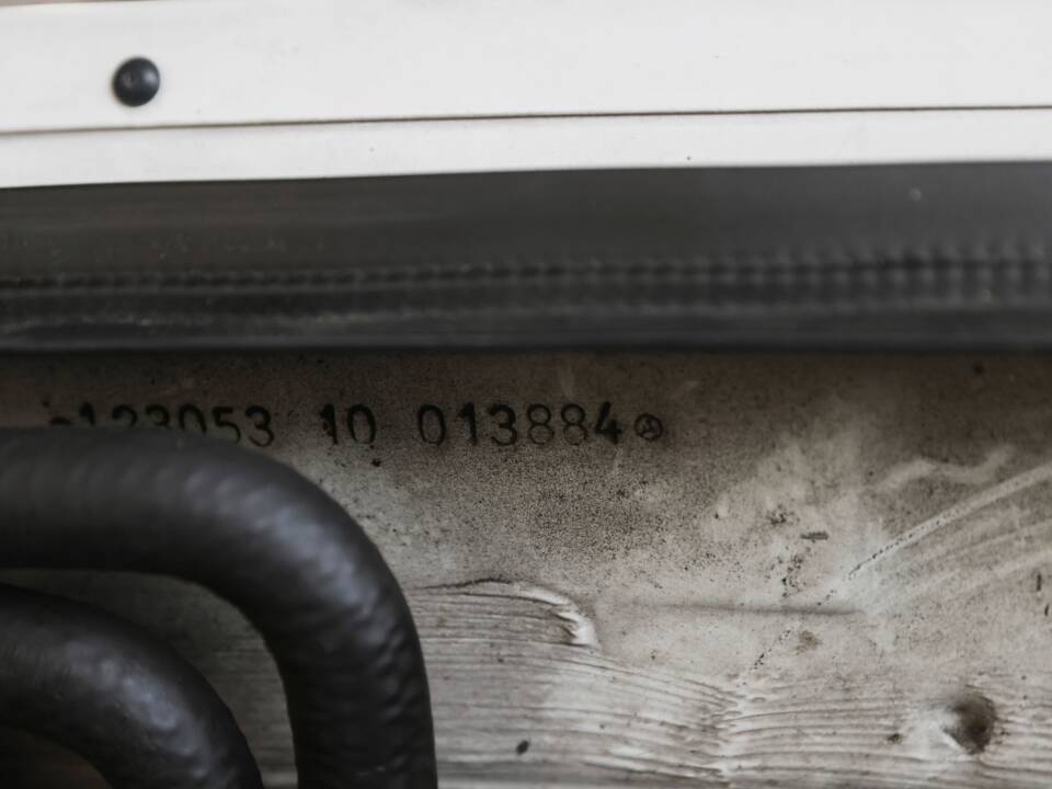 Image 32/36 of Mercedes-Benz 280 CE (1979)